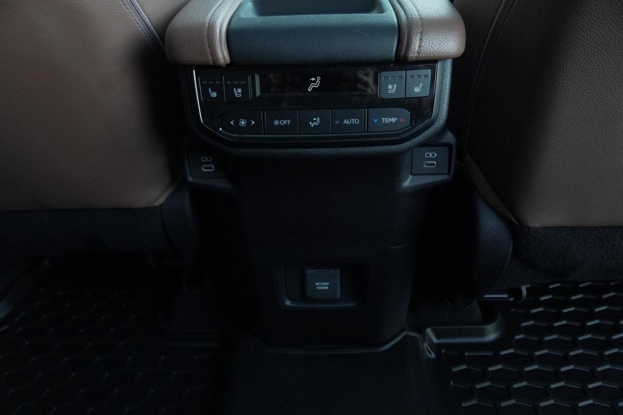 2025 Toyota Grand Highlander Hybrid  Photo