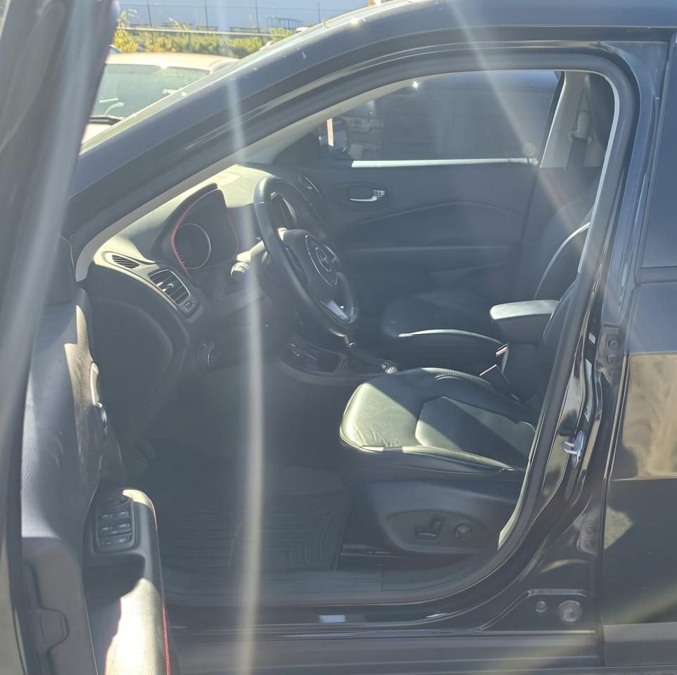 2018 Jeep Compass TRAILHAWK / NO ACCIDENTS / ROOF / NAV / LEATHER Photo3