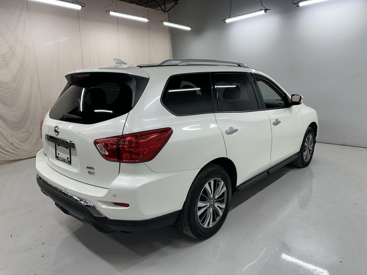 2019 Nissan Pathfinder SV Tech Photo