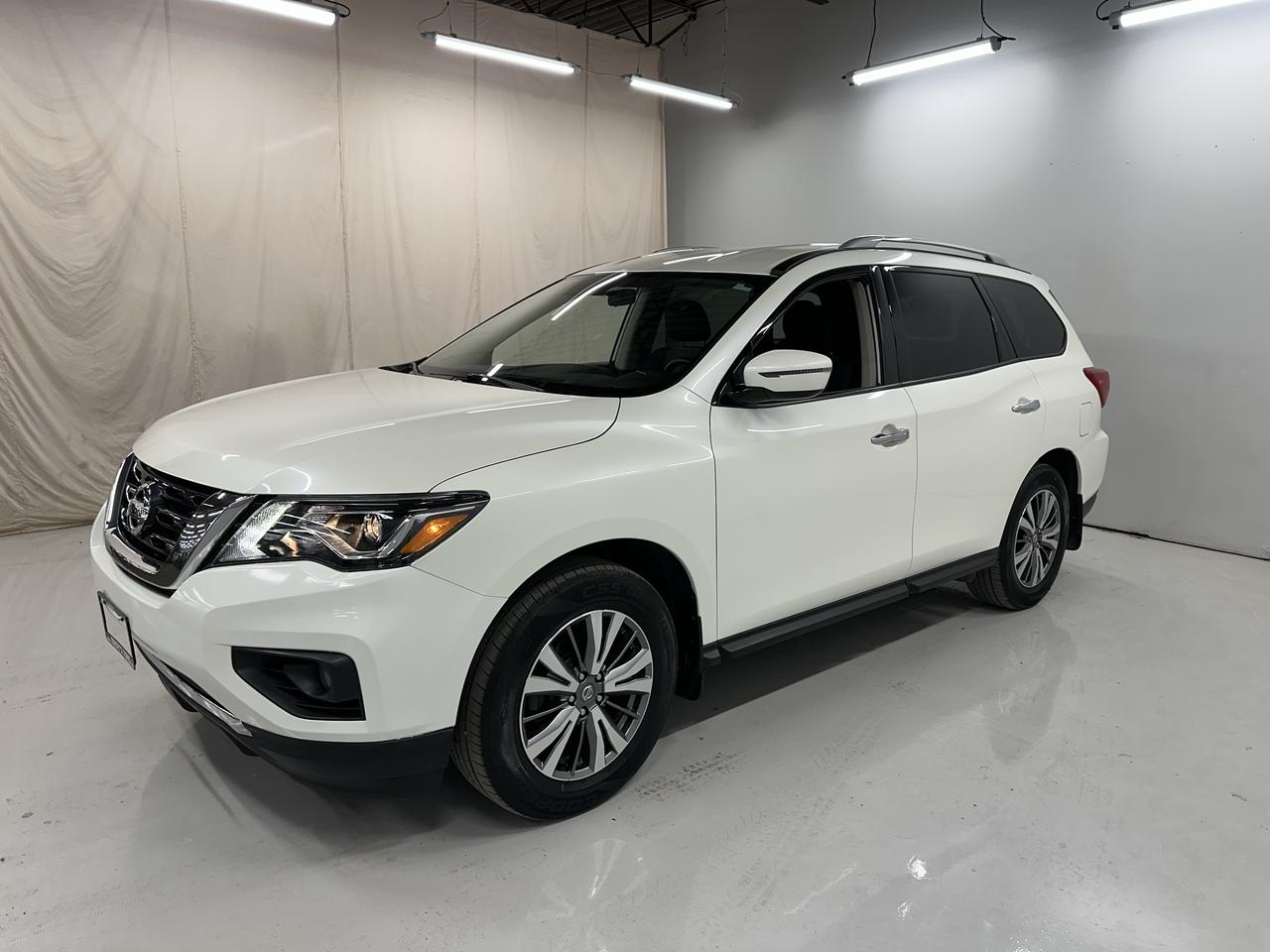 2019 Nissan Pathfinder SV Tech Photo3