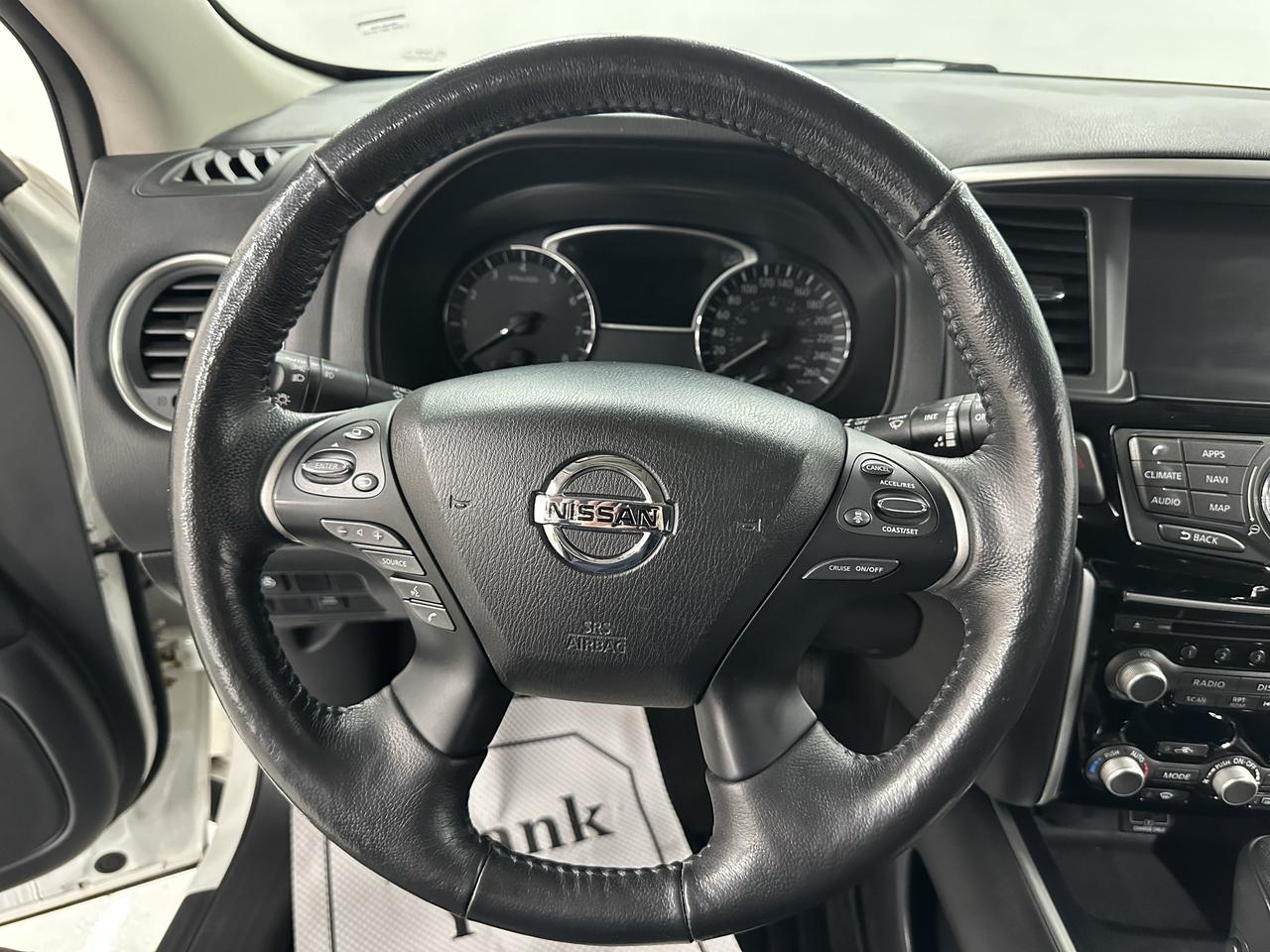 2019 Nissan Pathfinder SV Tech Photo35