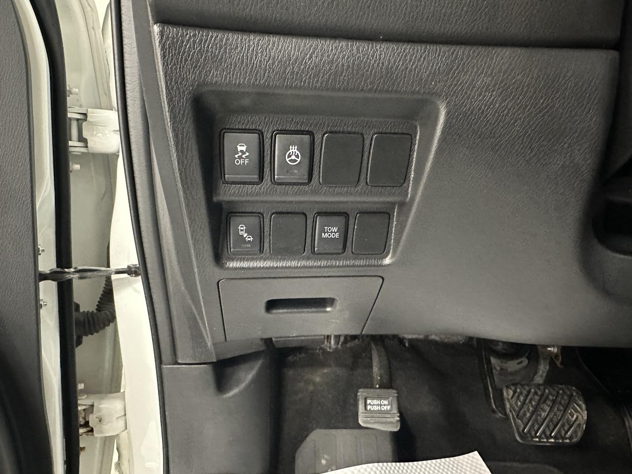 2019 Nissan Pathfinder SV Tech Photo34