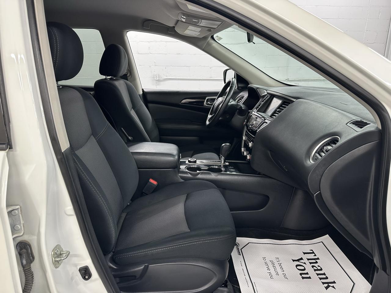 2019 Nissan Pathfinder SV Tech Photo32