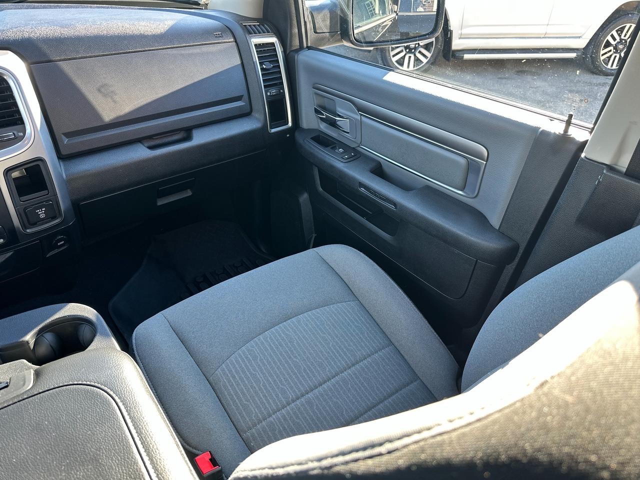 2023 RAM 1500 Classic SLT Crew 4x4 HEMI HTD-Cloth 6-Pass Bluetooth XM Photo
