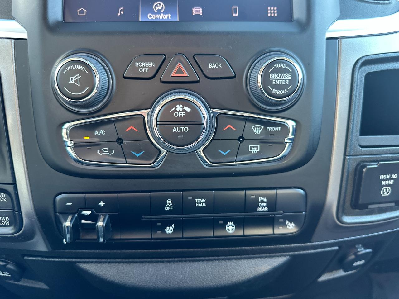 2023 RAM 1500 Classic SLT Crew 4x4 HEMI HTD-Cloth 6-Pass Bluetooth XM Photo