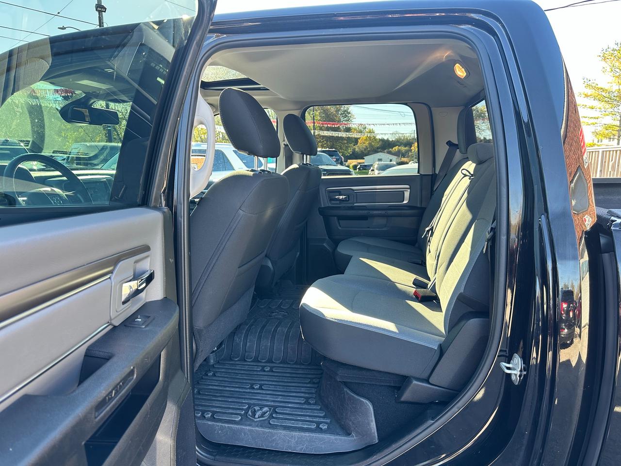 2023 RAM 1500 Classic SLT Crew 4x4 HEMI HTD-Cloth 6-Pass Bluetooth XM Photo