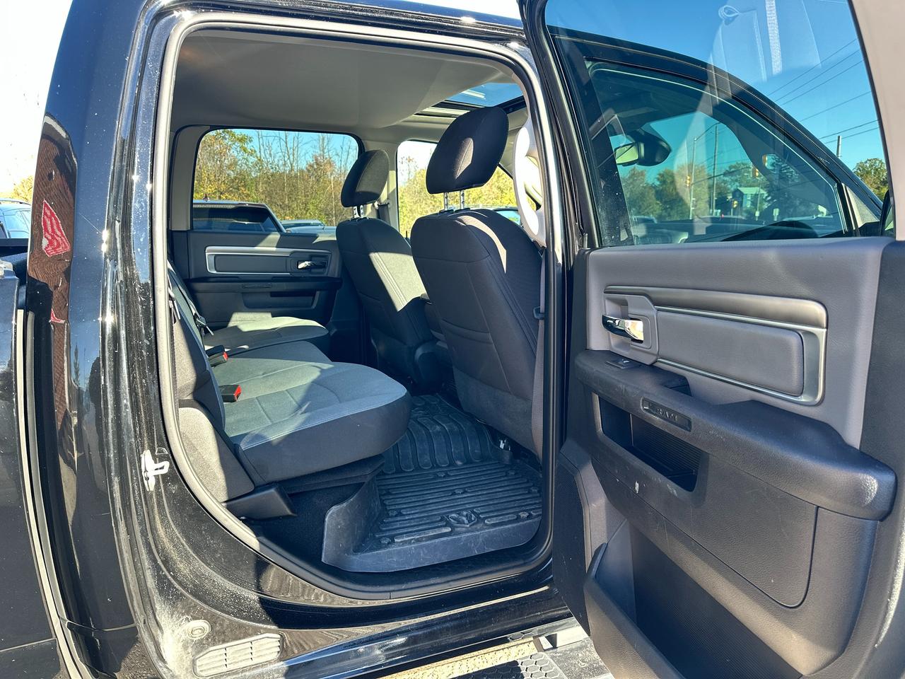 2023 RAM 1500 Classic SLT Crew 4x4 HEMI HTD-Cloth 6-Pass Bluetooth XM Photo