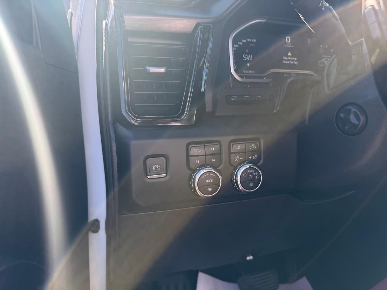 2023 GMC Sierra 1500 Crew Cab Short Box 4-Wheel Drive AT4 Photo