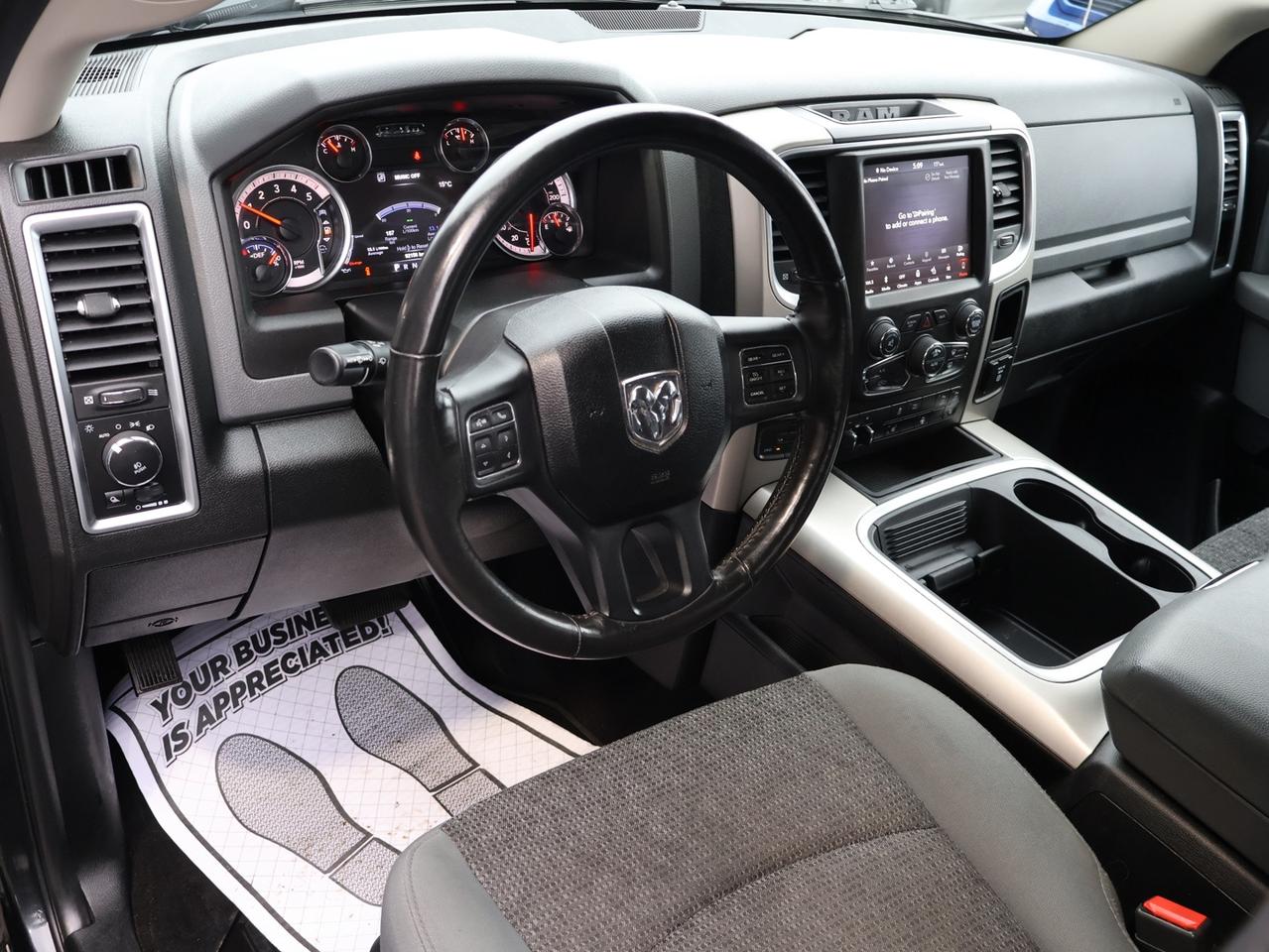 2018 RAM 1500 DIESEL TURBO OUTDOORSMAN 4WD CREW *ACCIDENT FREE*1 OWNER*DODGE MAINTAIN* CAMERA BLUETOOTH HEATED SEATS CRUISE ALLOYS Photo