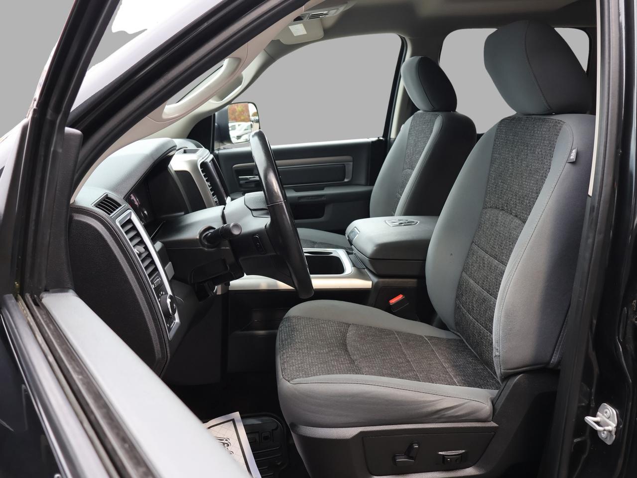 2018 RAM 1500 DIESEL TURBO OUTDOORSMAN 4WD CREW *ACCIDENT FREE*1 OWNER*DODGE MAINTAIN* CAMERA BLUETOOTH HEATED SEATS CRUISE ALLOYS Photo