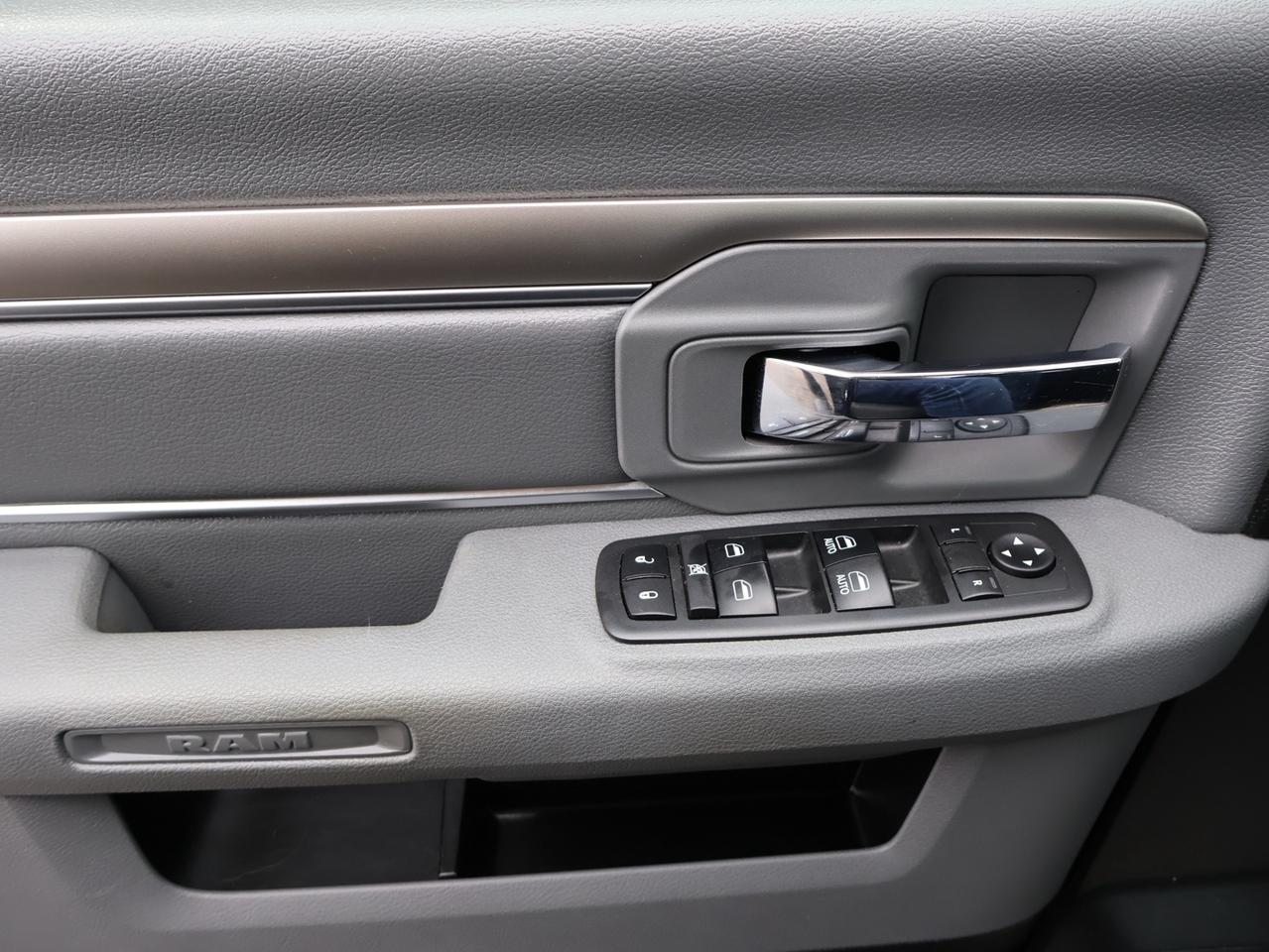 2018 RAM 1500 DIESEL TURBO OUTDOORSMAN 4WD CREW *ACCIDENT FREE*1 OWNER*DODGE MAINTAIN* CAMERA BLUETOOTH HEATED SEATS CRUISE ALLOYS Photo