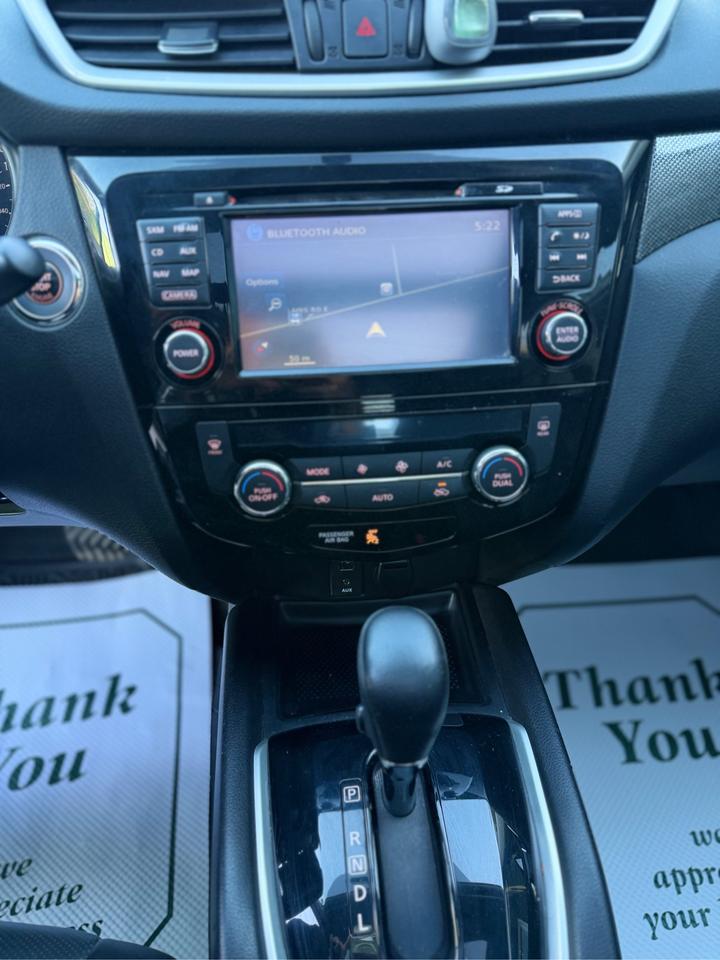 2015 Nissan Rogue S Photo