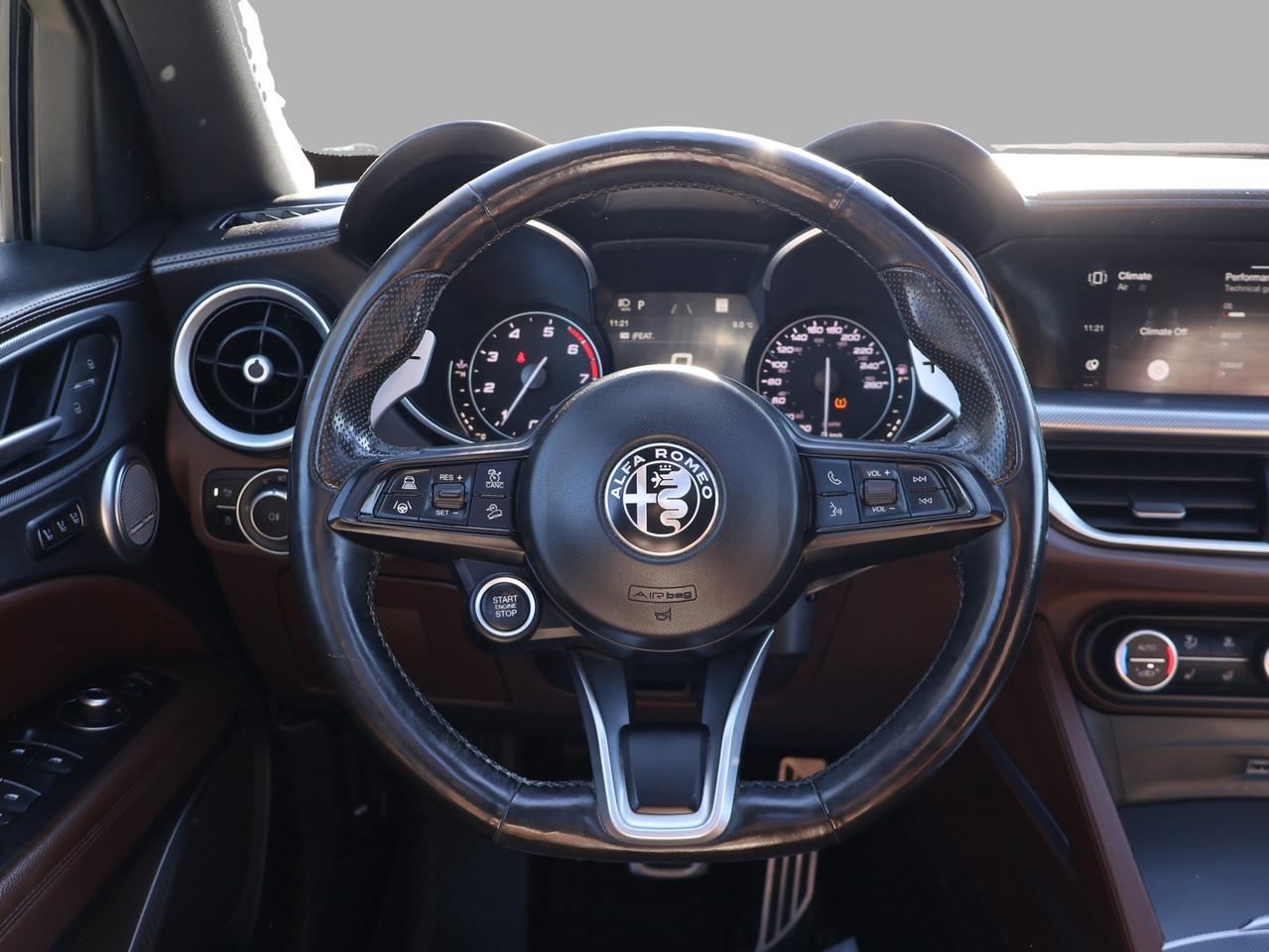 2020 Alfa Romeo Stelvio TI *ACCIDENT FREE*ALFA ROMEO MAINTAIN*2ND WIMTER* CAMERA NAV BLUETOOTH LEATHER HEATED SEATS PANO ROOF CRUISE ALLOYS Photo