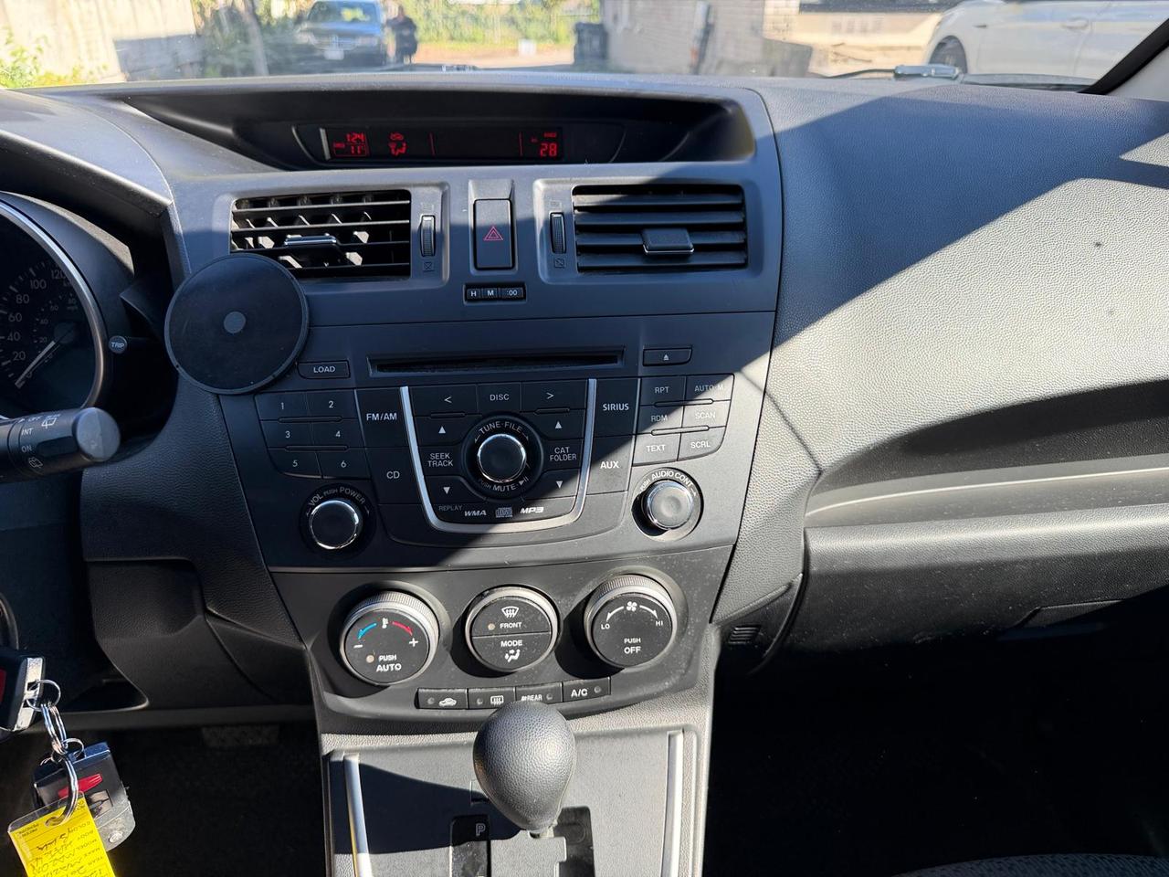 2012 Mazda MAZDA5 GS Photo