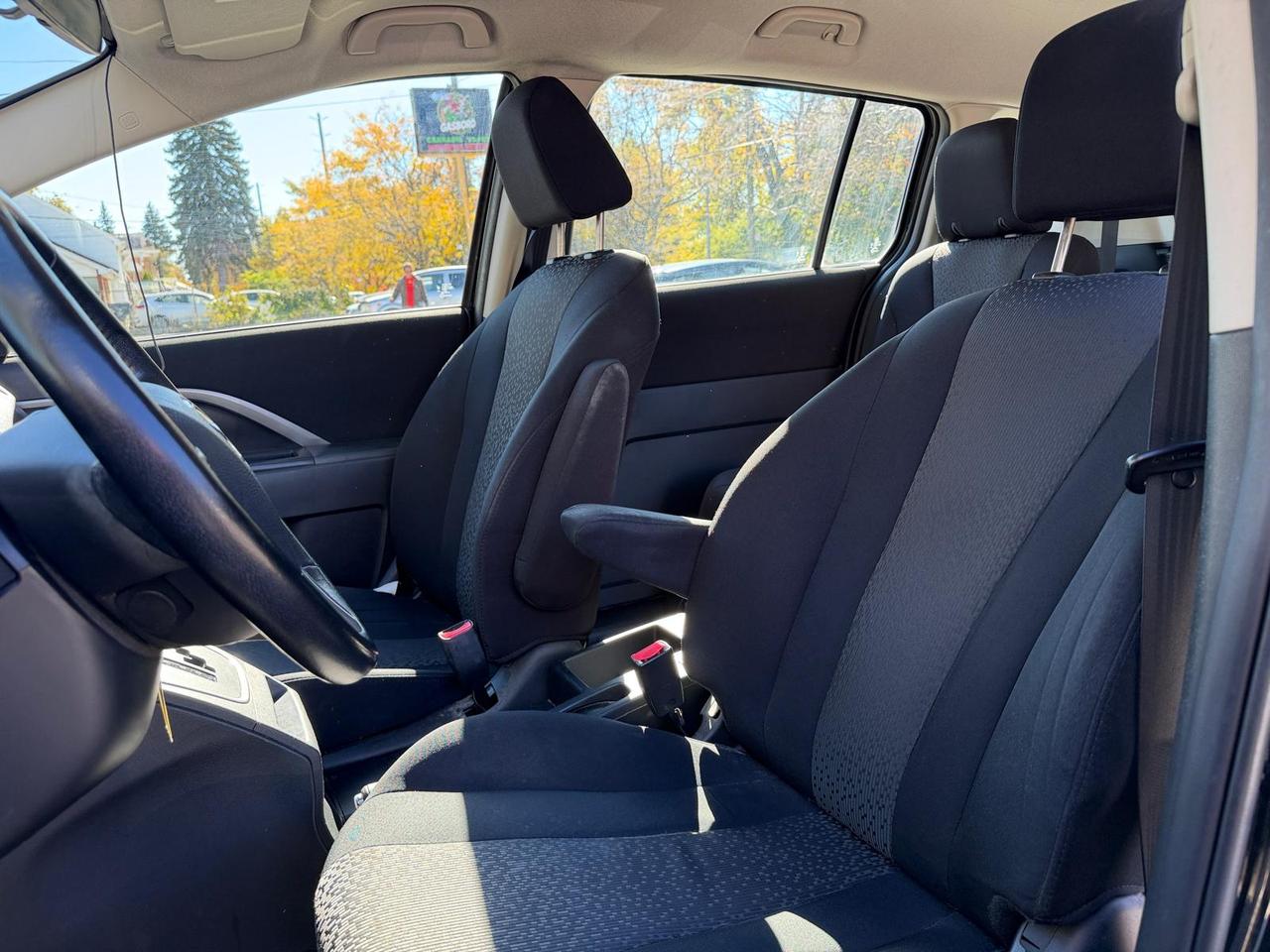 2012 Mazda MAZDA5 GS Photo