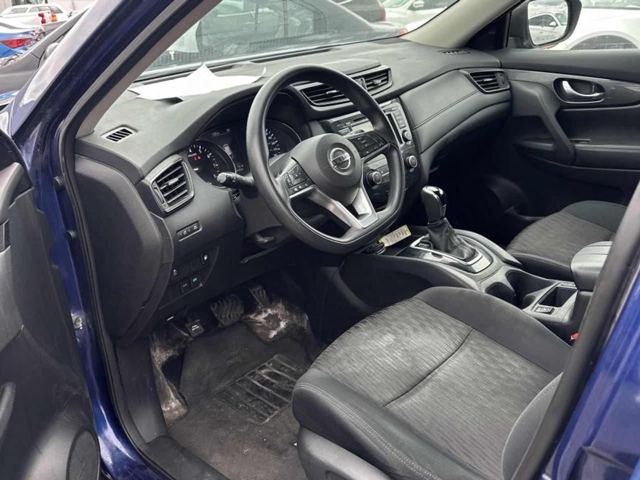 2018 Nissan Rogue SV | FULLY CERTIFIED WITH WARRANTY Photo4