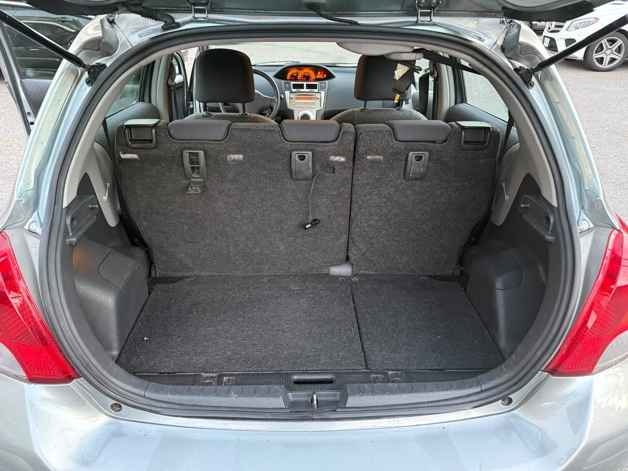 2010 Toyota Yaris LE Photo