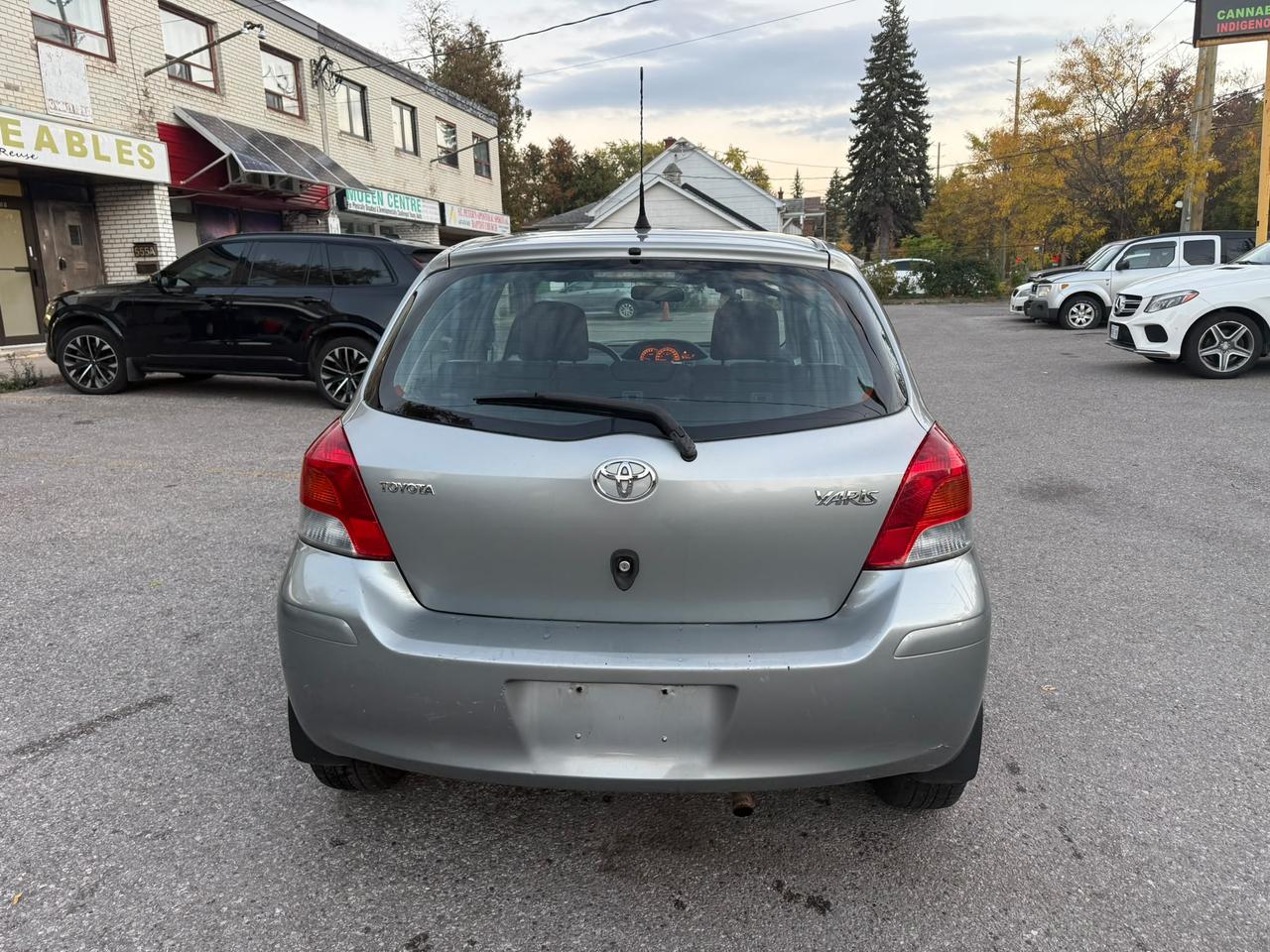 2010 Toyota Yaris LE Photo