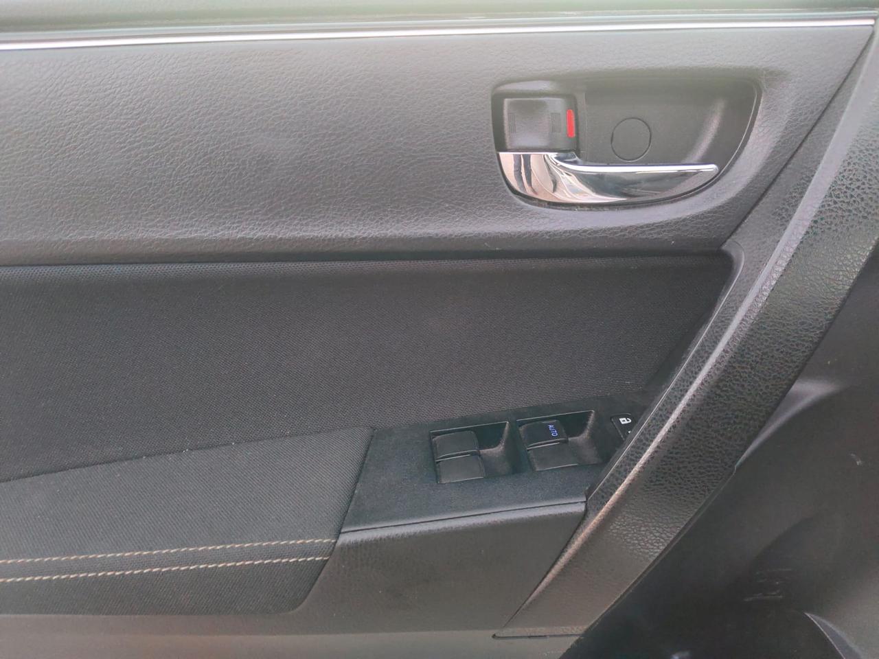 2017 Toyota Corolla LE Photo