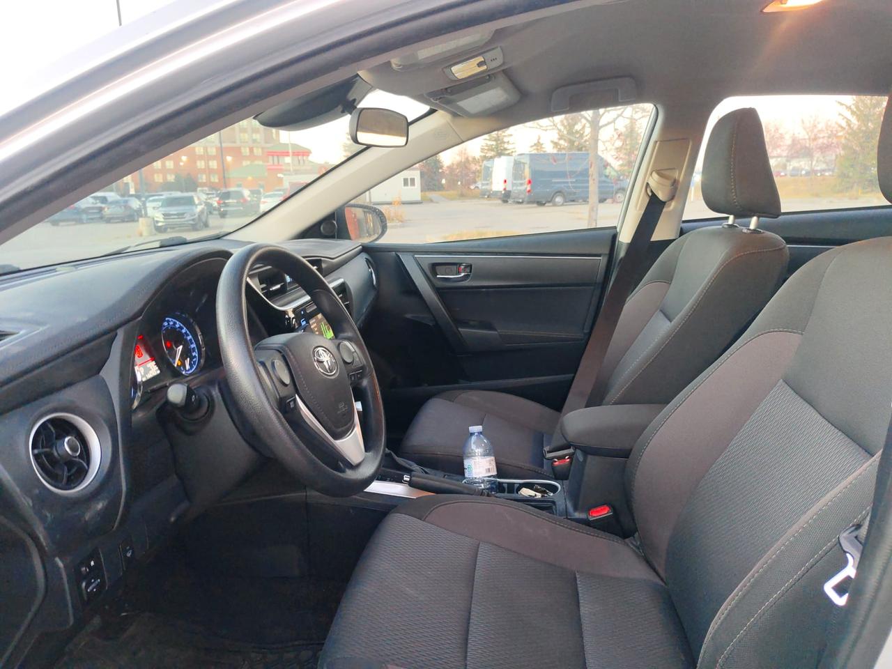 2017 Toyota Corolla LE Photo
