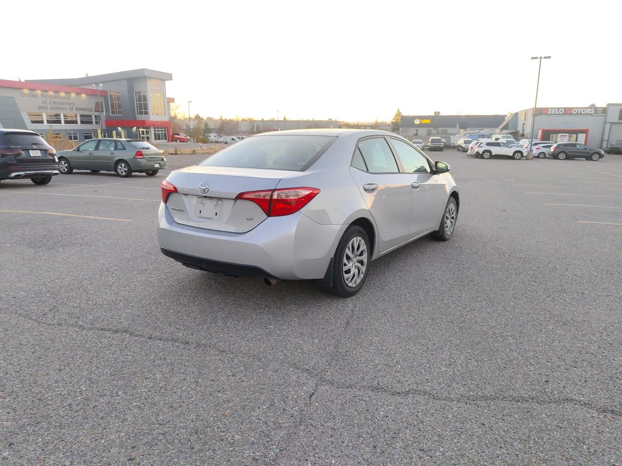 2017 Toyota Corolla LE - Photo #8
