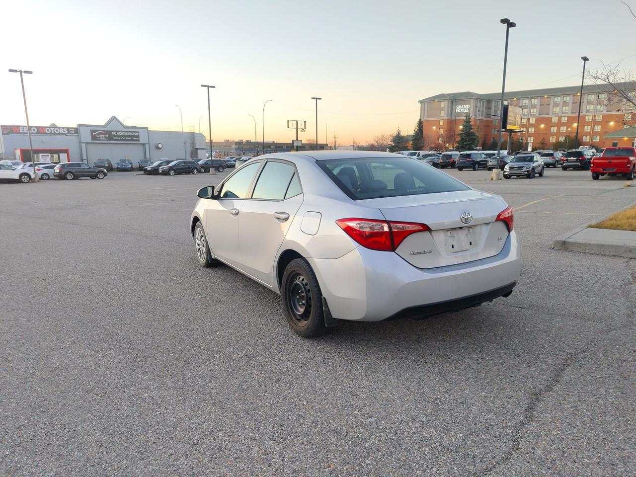 2017 Toyota Corolla LE - Photo #5
