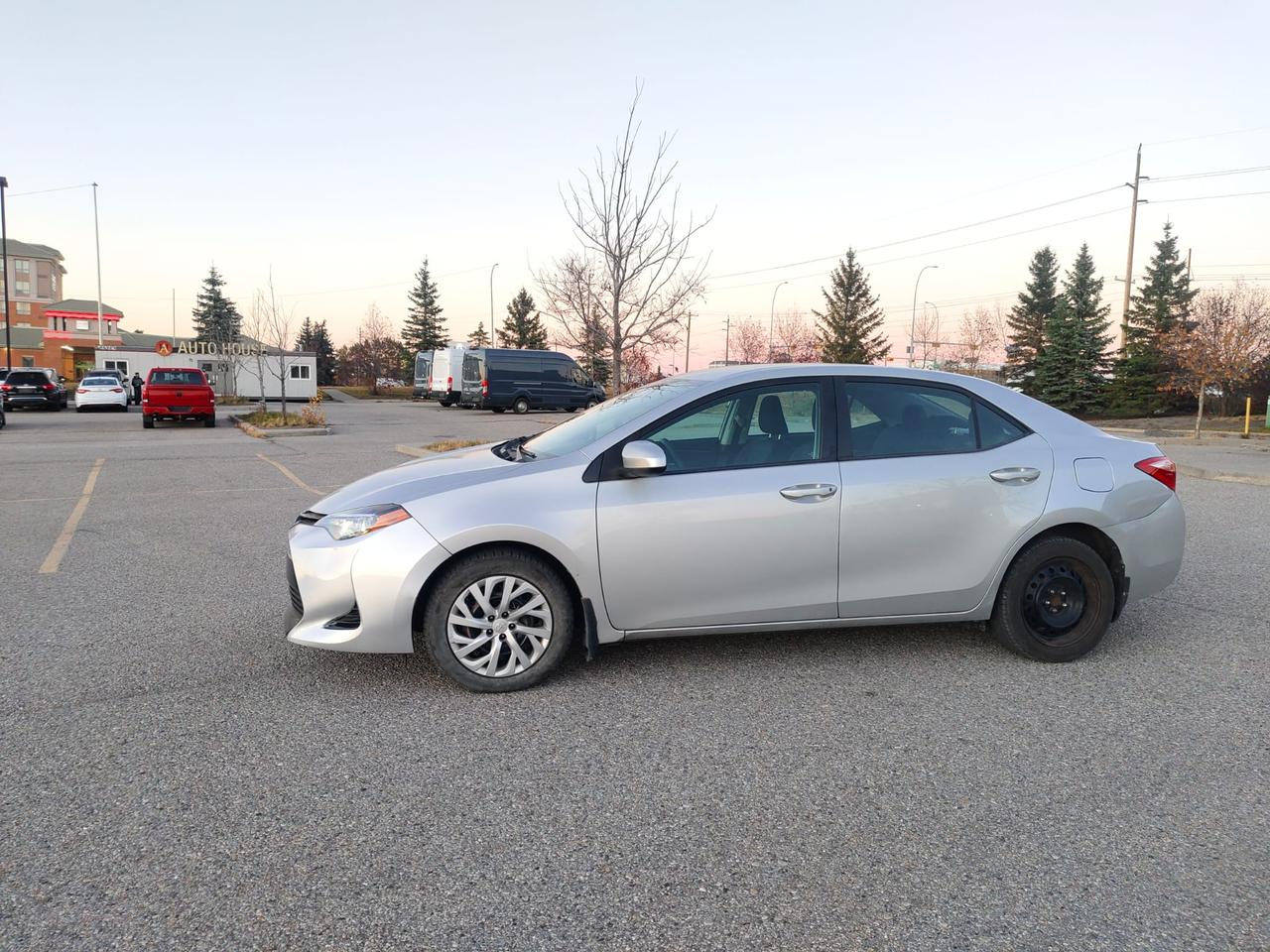 2017 Toyota Corolla LE Photo