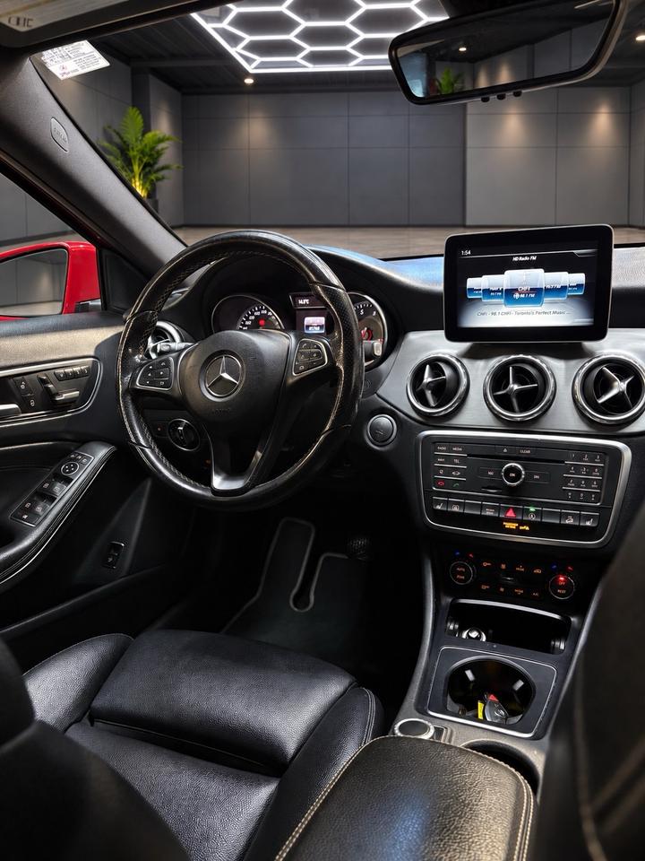 2017 Mercedes-Benz GL-Class 4MATIC 4dr GLA 250 Photo