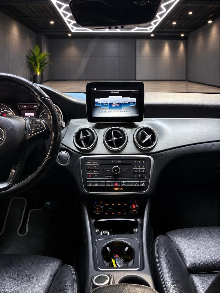 2017 Mercedes-Benz GL-Class 4MATIC 4dr GLA 250 Photo