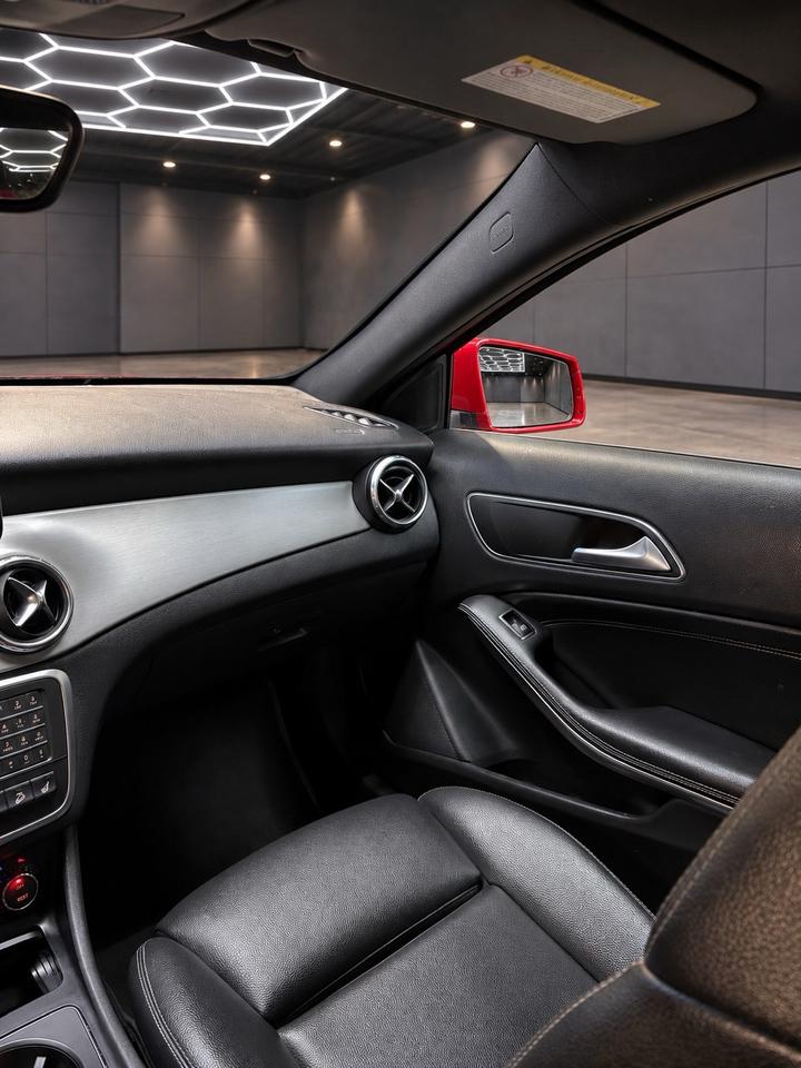 2017 Mercedes-Benz GL-Class 4MATIC 4dr GLA 250 Photo