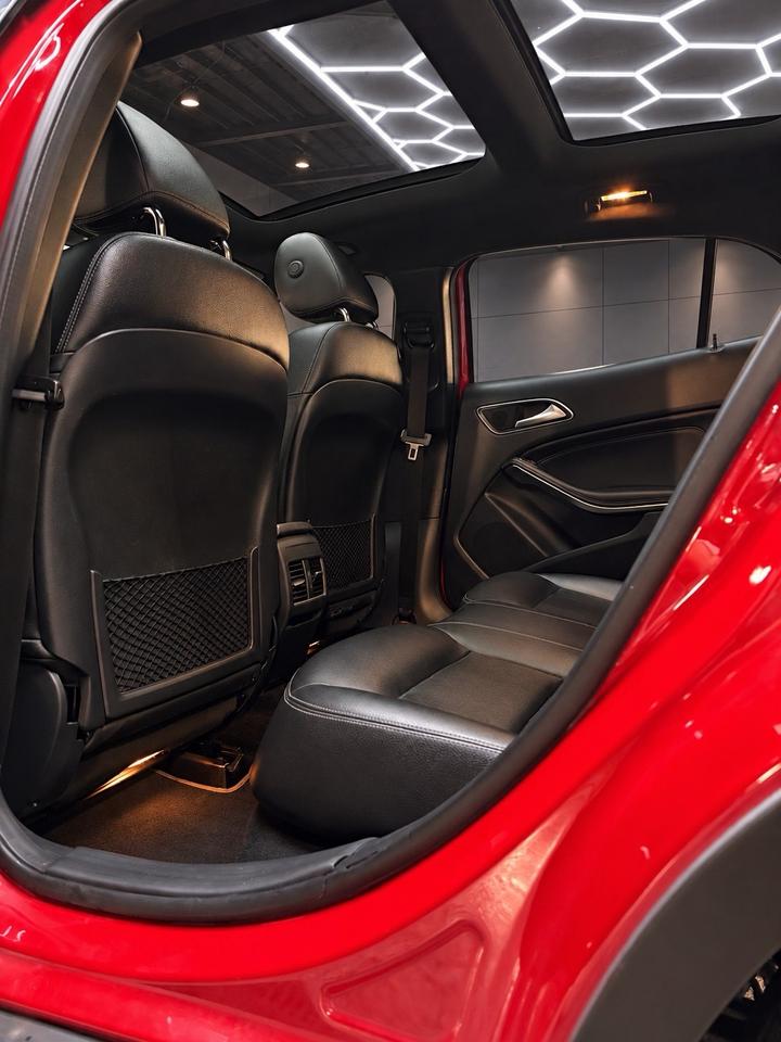 2017 Mercedes-Benz GL-Class 4MATIC 4dr GLA 250 Photo