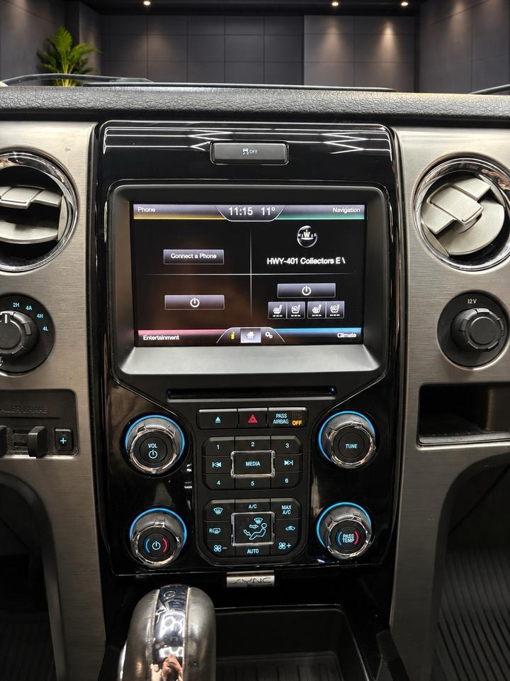 2014 Ford F-150 4WD SUPERCREW 145" LIMITED Photo