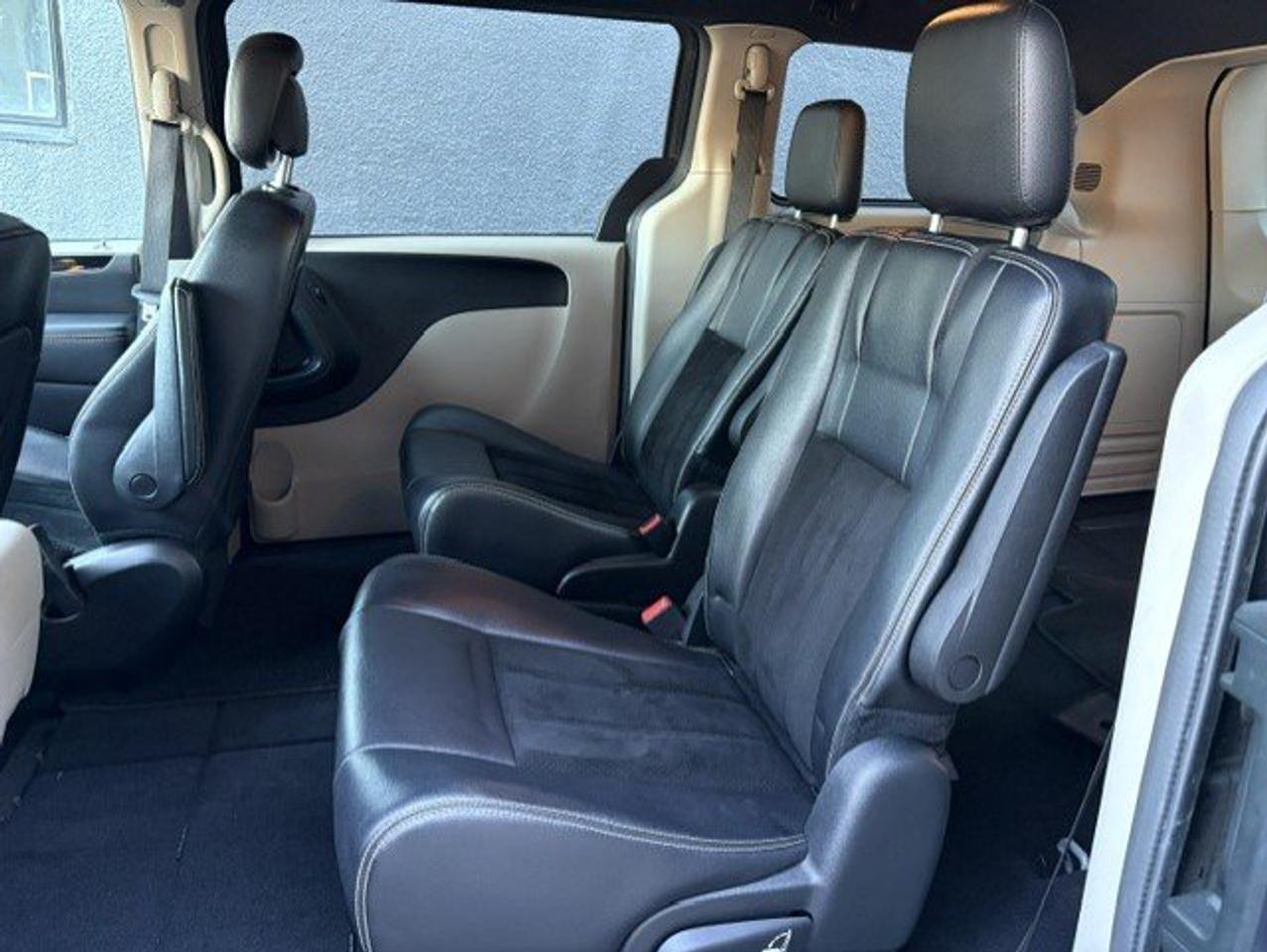 2014 Dodge Grand Caravan SXT 30th Anniversary LEATHER-NAVI-CAM-TV/DVD-P/DOORS-LOADED! Photo