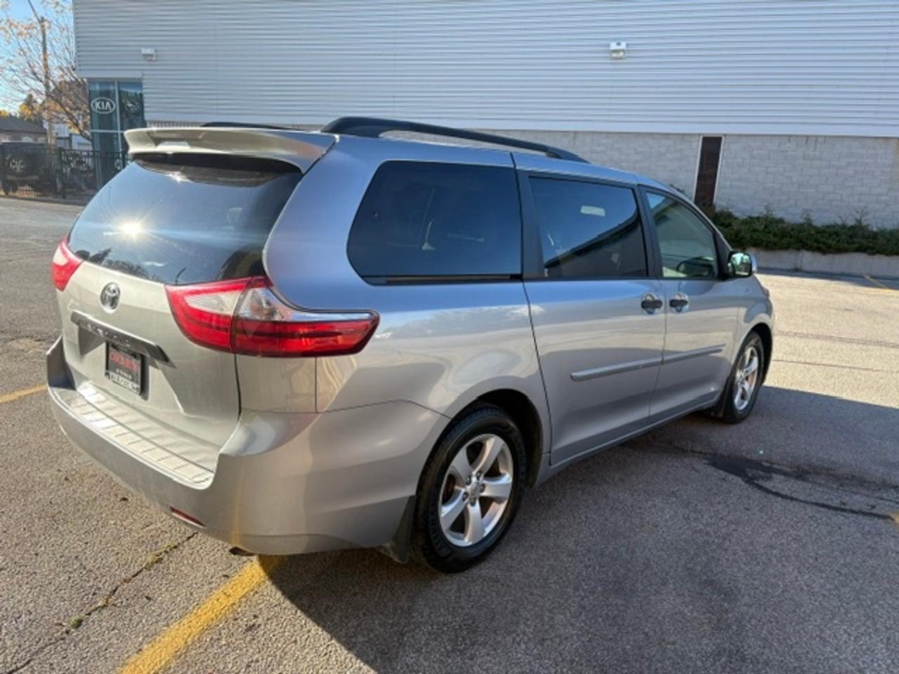 2017 Toyota Sienna ONLY 93,000KM-7 PASSENGER-CAMERA-1 OWNER-NO ACCIDENTS Photo