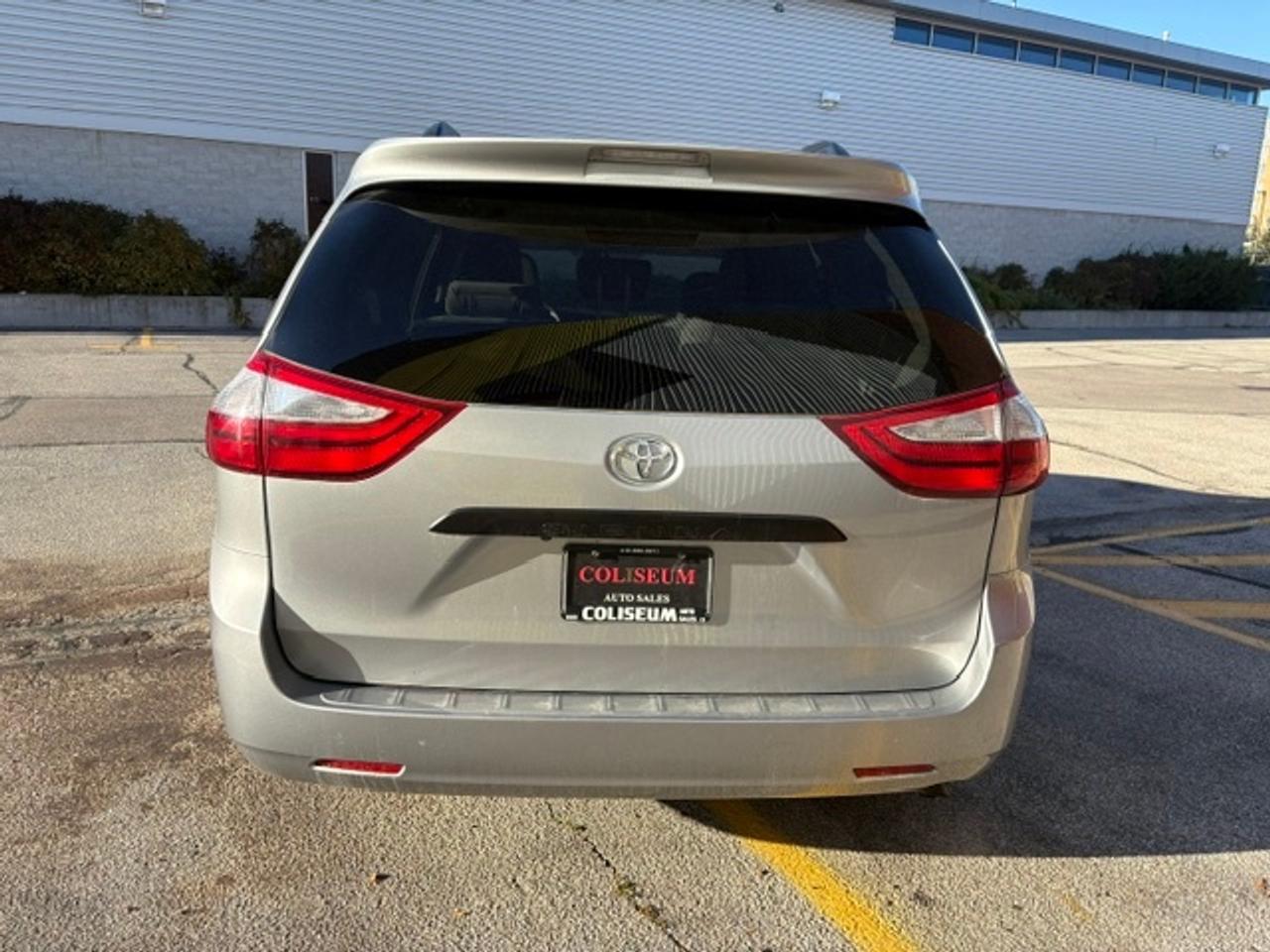 2017 Toyota Sienna ONLY 93,000KM-7 PASSENGER-CAMERA-1 OWNER-NO ACCIDENTS Photo