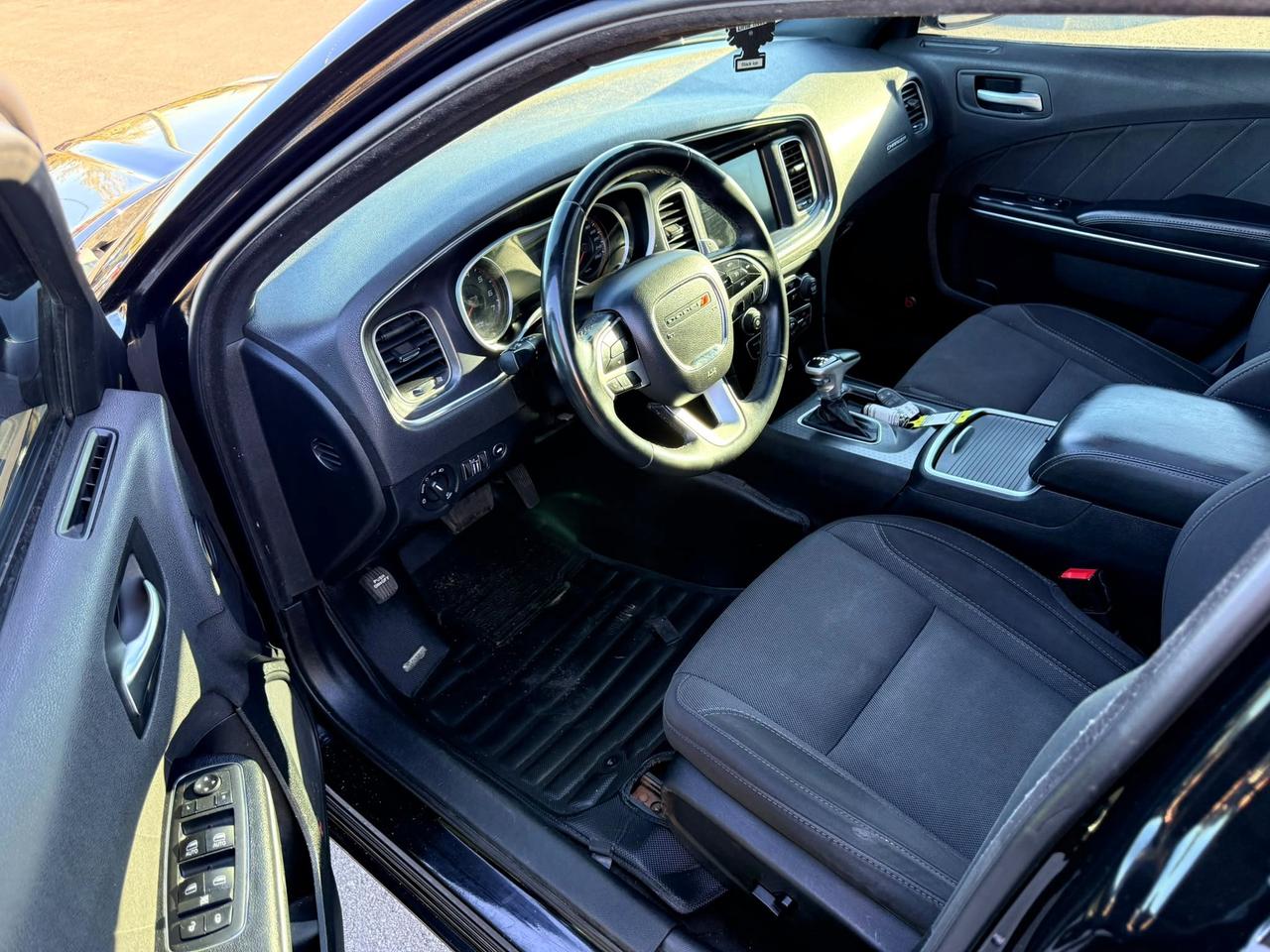 2017 Dodge Charger SXT RALLYE Photo
