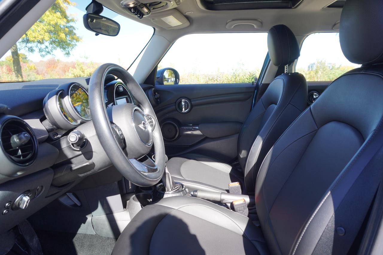 2016 MINI Cooper 5 Door 1 OWNER / NO ACCIDENTS / LOW KM'S / 5 DOOR / IMMACULATE SHAPE Photo