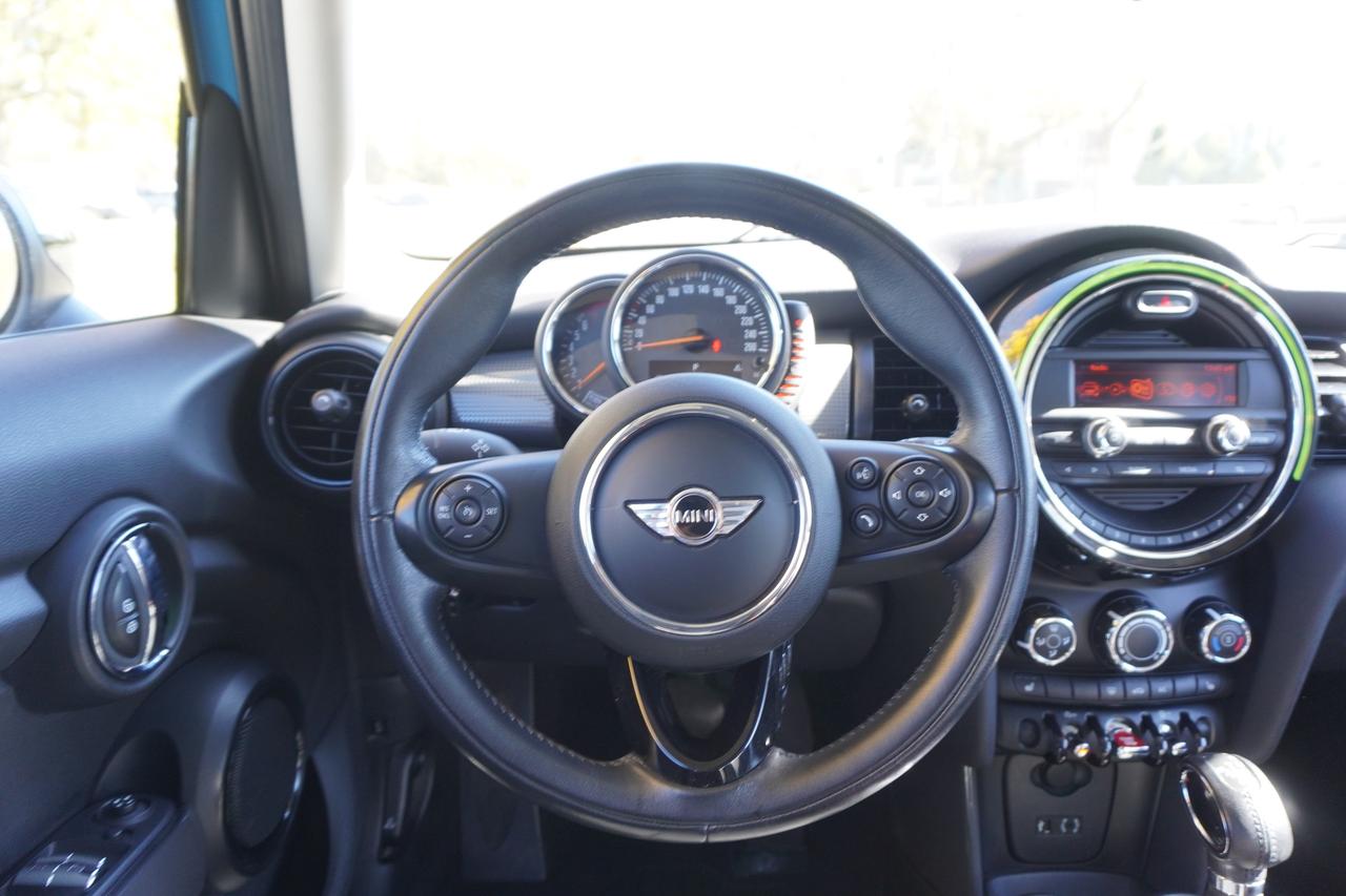 2016 MINI Cooper 5 Door 1 OWNER / NO ACCIDENTS / LOW KM'S / 5 DOOR / IMMACULATE SHAPE Photo