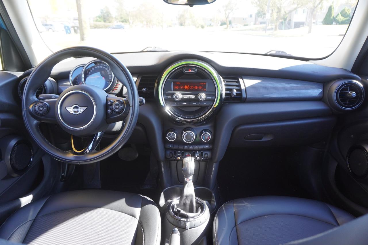 2016 MINI Cooper 5 Door 1 OWNER / NO ACCIDENTS / LOW KM'S / 5 DOOR / IMMACULATE SHAPE Photo