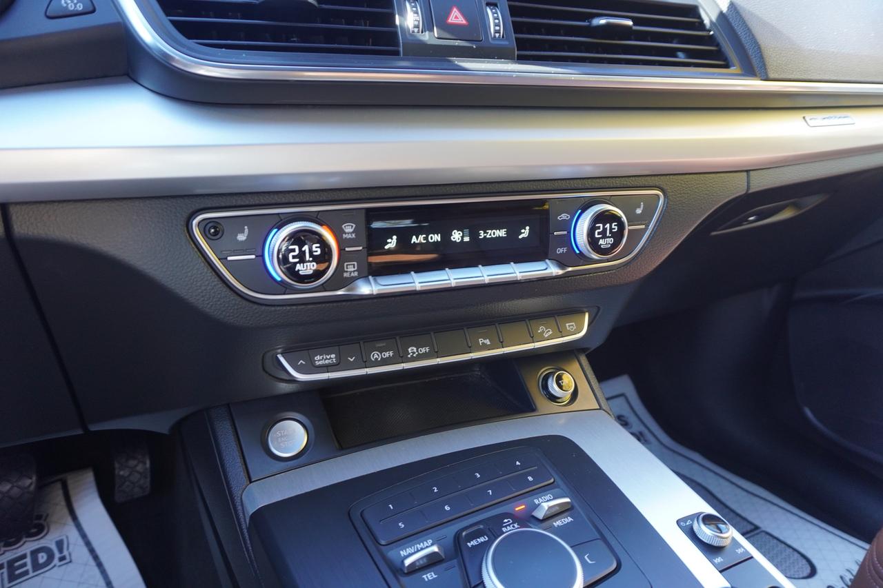 2018 Audi Q5 2.0 TFSI / STUNNING COLOUR COMBO / KOMFORT / QUATTRO Photo