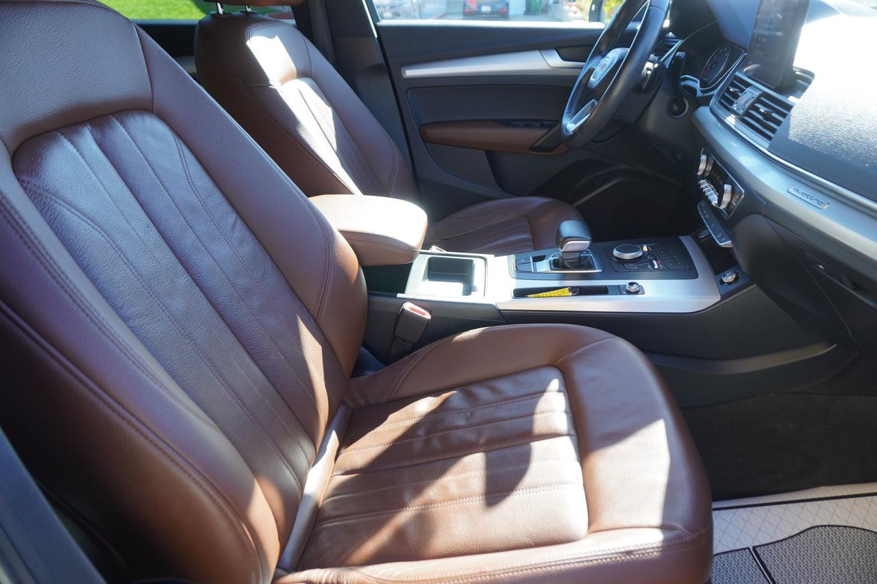 2018 Audi Q5 2.0 TFSI / STUNNING COLOUR COMBO / KOMFORT / QUATTRO Photo