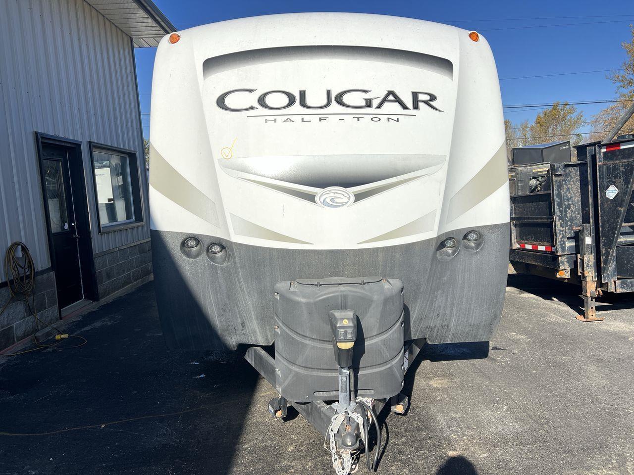 2018 Keystone COUGAR 3 SLIDEOUTS, FRIDGE, MICROWAVE, A/C, 2 COUCHES, OVEN, FIREPLACE!! Photo