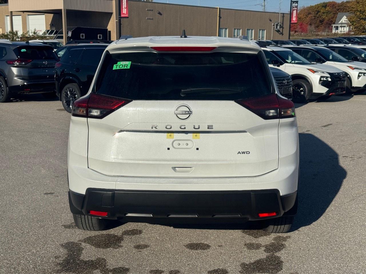 2026 Nissan Rogue AWD SV Moonroof Photo
