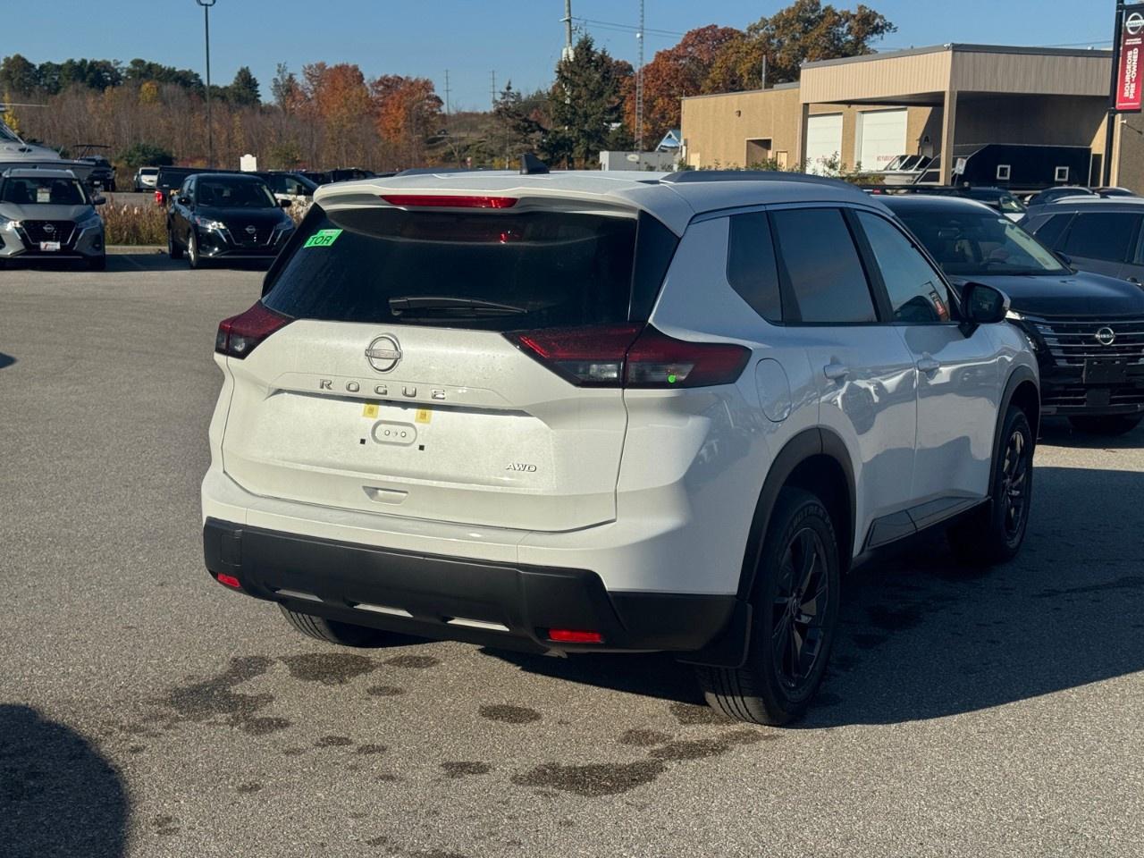 2026 Nissan Rogue AWD SV Moonroof Photo3