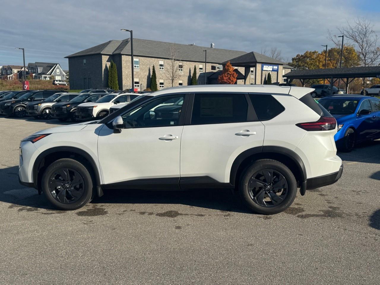 2026 Nissan Rogue AWD SV Moonroof Photo