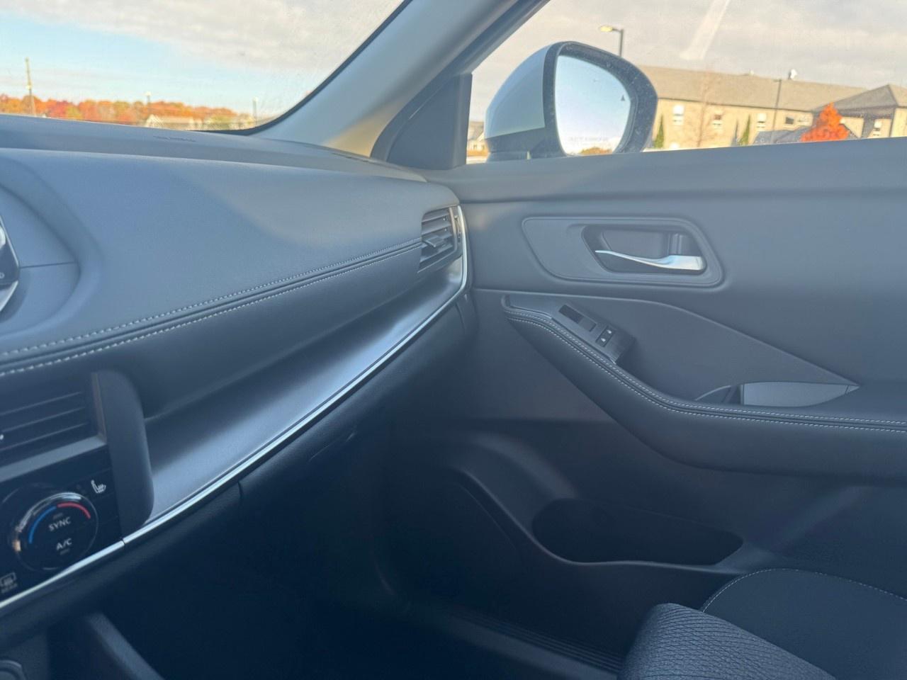 2026 Nissan Rogue AWD SV Moonroof Photo
