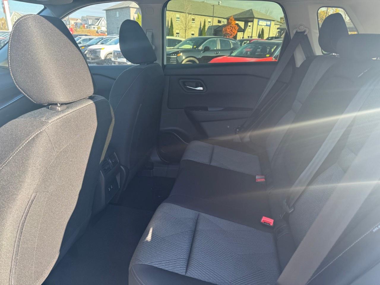 2026 Nissan Rogue AWD SV Moonroof Photo