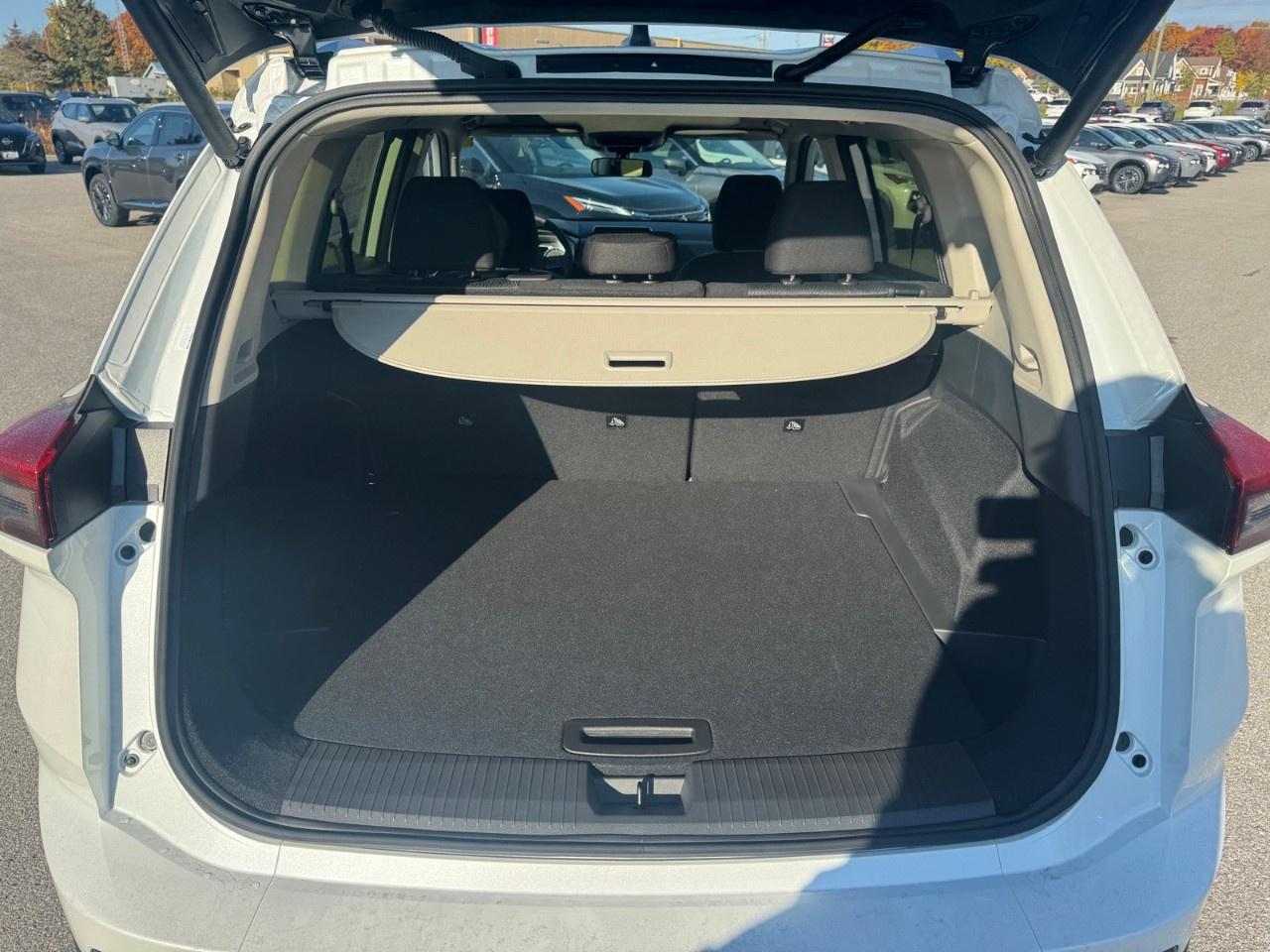 2026 Nissan Rogue AWD SV Moonroof Photo