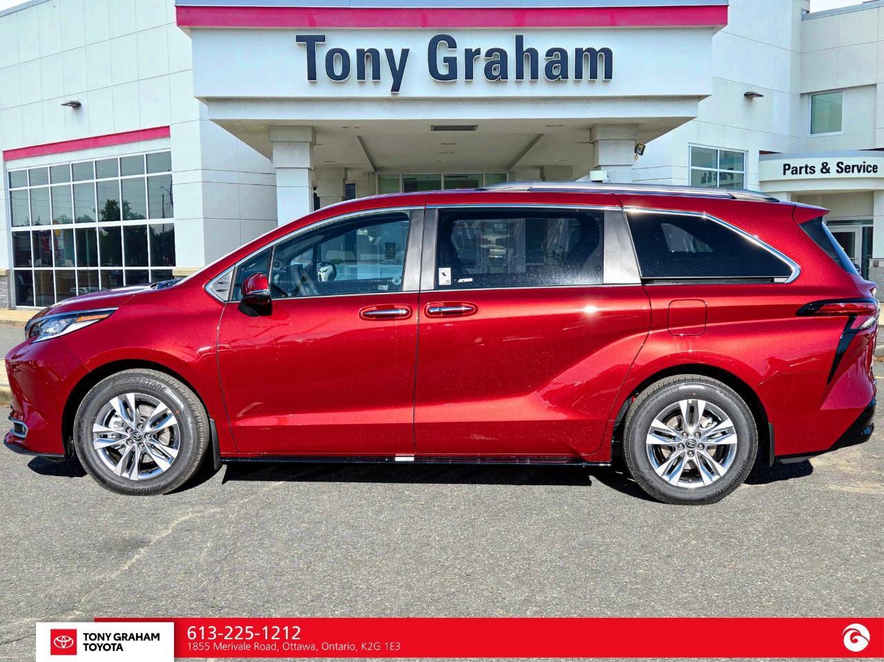 2026 Toyota Sienna XSE 7-Passenger Photo2