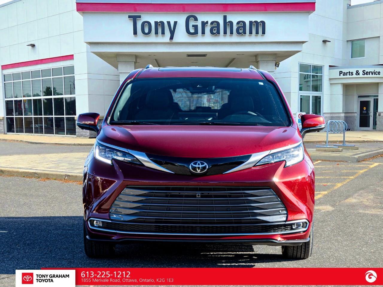 2026 Toyota Sienna XSE 7-Passenger Photo5